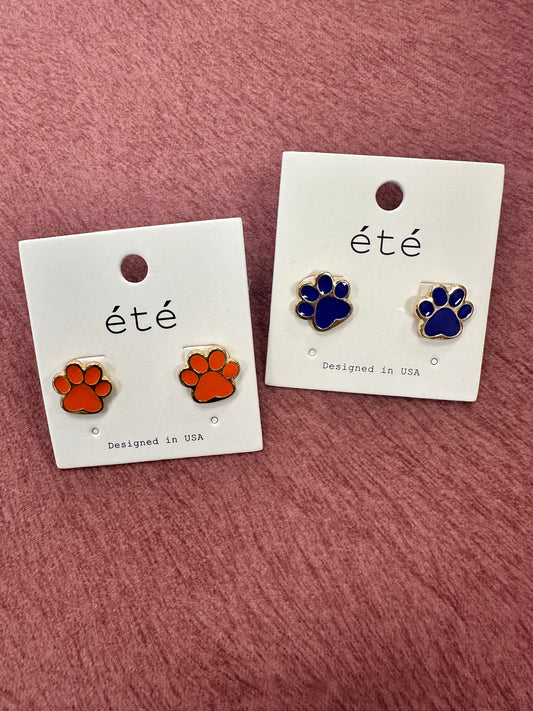 Paw Studs