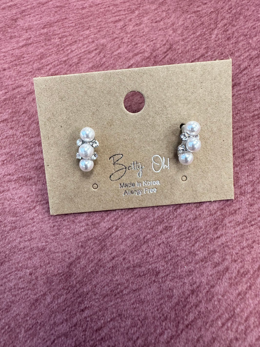 Pearl Cluster Studs